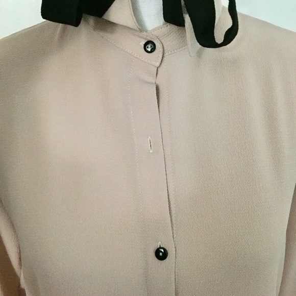 ❗️SOLD❗️F21 | Button-down Blouse | Size M - Picture 6 of 6